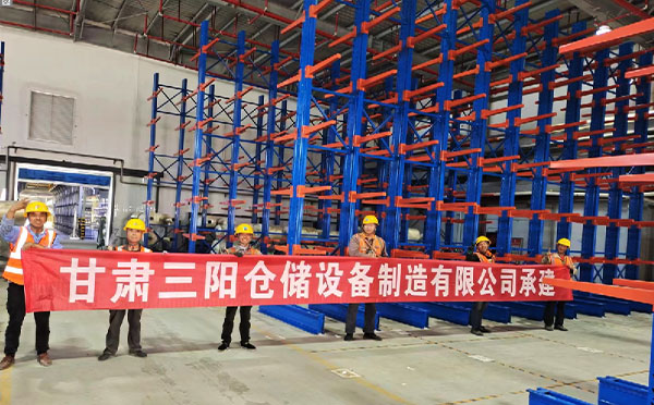 西宁某某公司悬臂货架项目