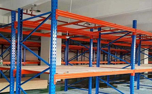 横梁式货架为何成为仓库常青树:重型存储方案全解析 横梁式货架为何成为仓库常青树:重型存储方案全解析